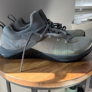Nike Dark Gray Metcon Trainers